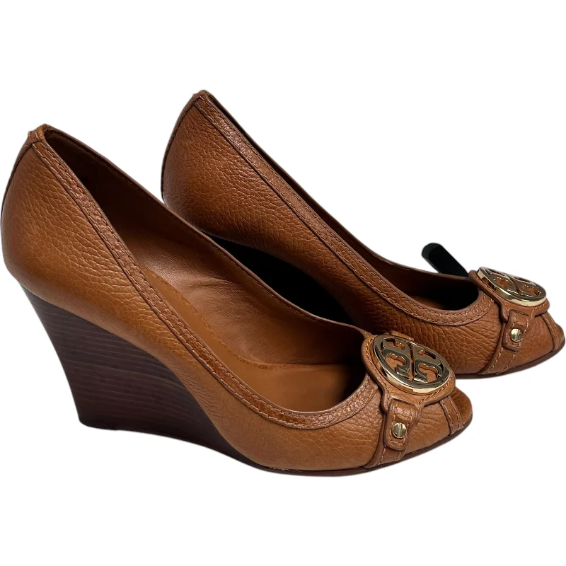 All-Day Walking Shoes Sandals Designer By Tory Burch In Brown, Size: 7.5