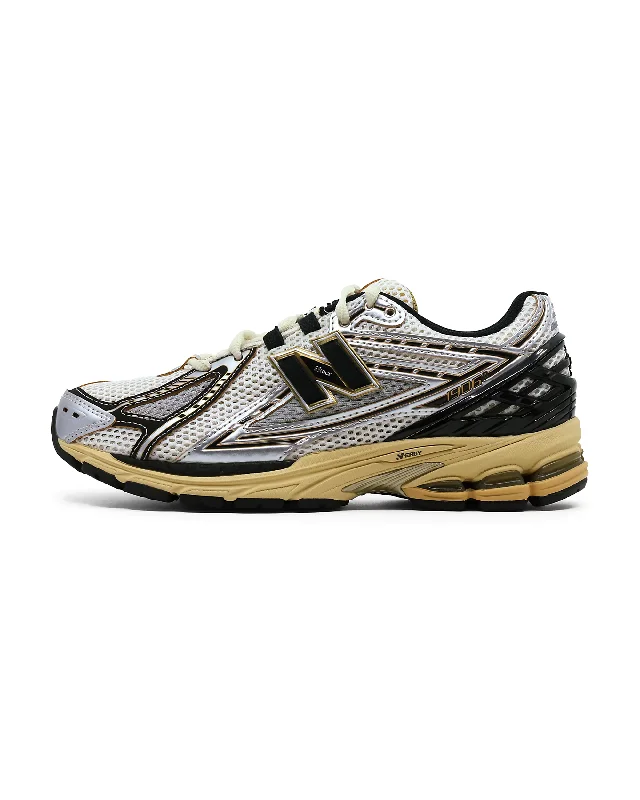 Streetwear Running Shoes 1906R - Sea Salt / Silver / Black