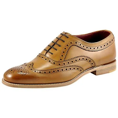 Lightweight Foam Shoes LOAKE Fearnley Stylish Brogue Shoe - Tan