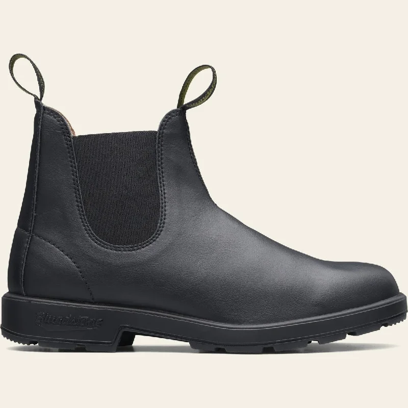 Travel Comfort Shoes 2115 Chelsea Boot in Black from Blundstone