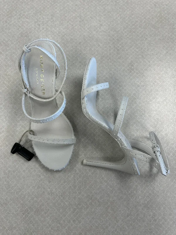 Ultra-Flexible Walking Shoes Sandals Heels Stiletto By Kurt Geiger In White, Size: 8